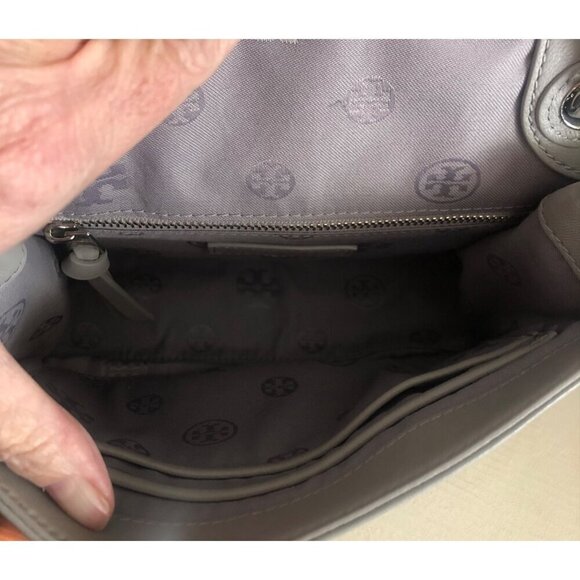 TORY BURCH Alexa Quilted Chain Shoulder Bag Silver/Grey - Picture 9 of 14